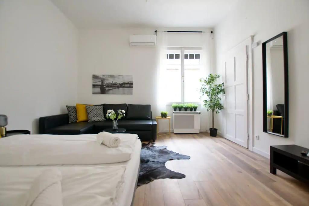 Apartment Standard By Hi5 - Tiny Studio Budapest