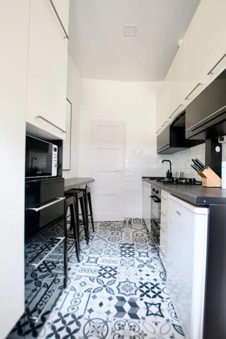 Apartment Standard By Hi5 - Tiny Studio Budapest